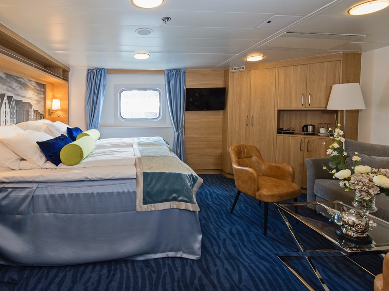 Expedition Suite | Two-bed mini suite on middle or upper deck